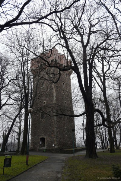 Wieża Piastowska, XIV w.