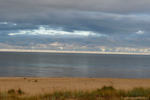 Wracamy do domu. Łotewska plaża nad ranem.
