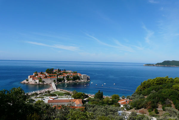 Wyspa Sveti Stefan - turystyczna wizytówka Czarnogóry.