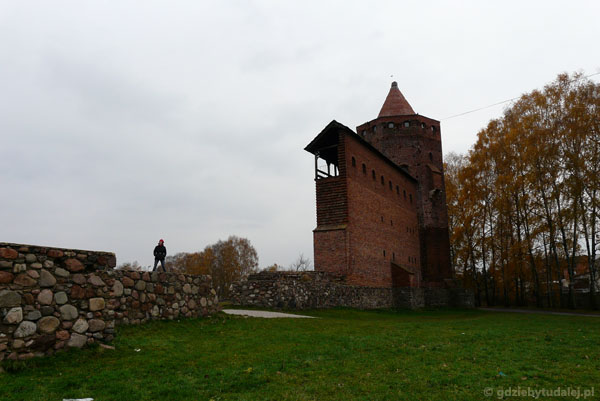 Wieża i mury Zamku w Rawie Mazowieckiej.