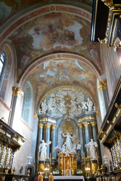 Barokowe wnętrza kościoła św. Wojciecha w Jędrzejowie.