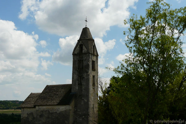 Romański (XIII) prowincjonalny kościółek w Heviz.