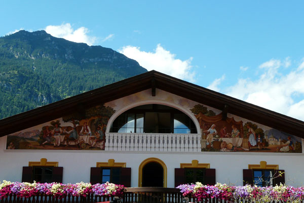 Malowane domy w Garmisch-Partenkirchen.