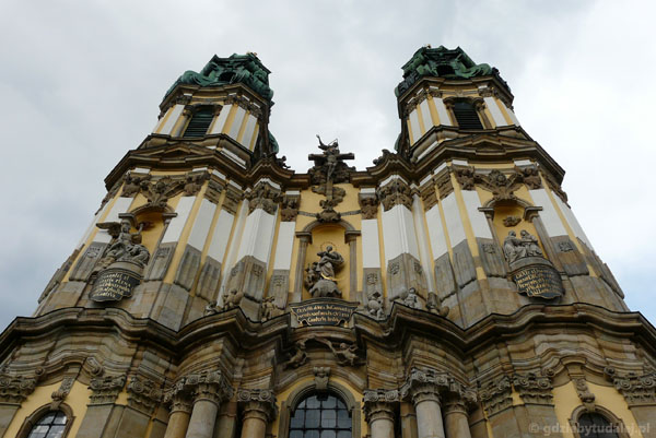 Barokowy kościół klasztorny cysyersów, XVIII, Krzeszów.