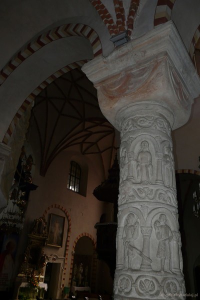 Romańska kolumna z XII w.