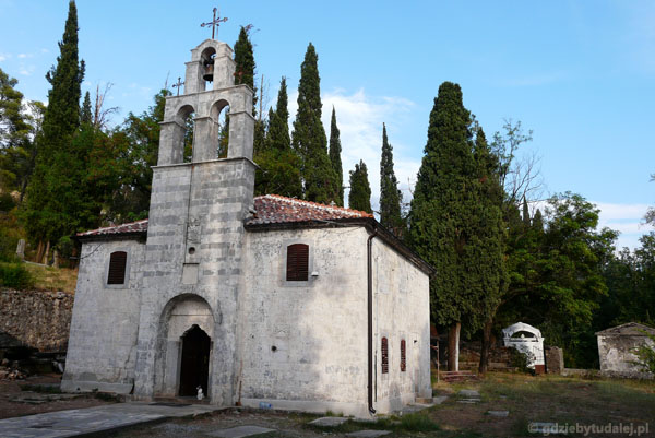 Cerkiew Św. Jerzego (XIII) pod Wzgórzem Gorica.