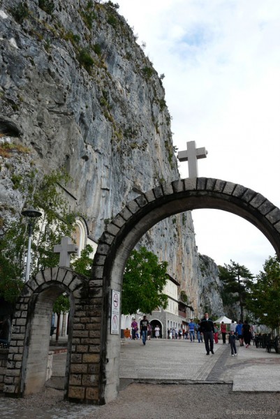 Wejście do Monasteru Ostrog (XVII w).