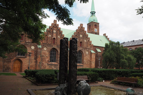 Kościół Marii Panny (Vor Frue Kirke) - najstarsza świątynia w Aarhus (XI w., przeb.)