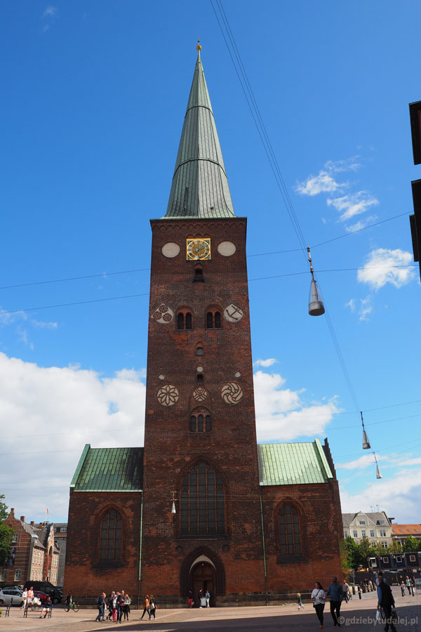 Na pocz. XIII w. funkcję katedry przejęła Aarhus Domkirke